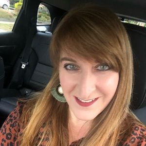 Meet your Posher, Voula